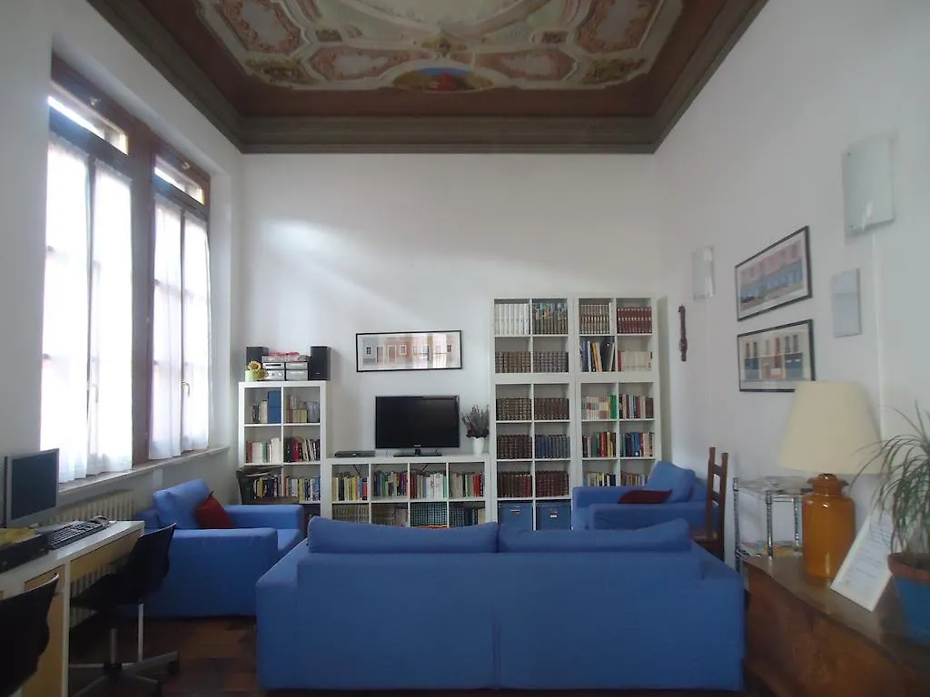 Protezione Della Giovane - Female Hostel Verona